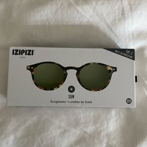 Izipizi tortoise sunglasses green lenses NWT